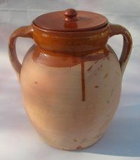 Pottery pot. 26 x 20 cm. 4 litres